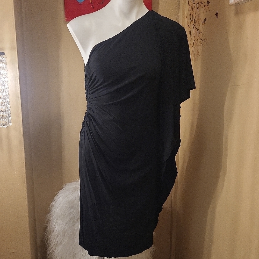 St. John Midi Dress 🖤